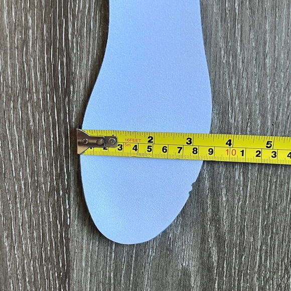 New Balance - Picture 16 of 17